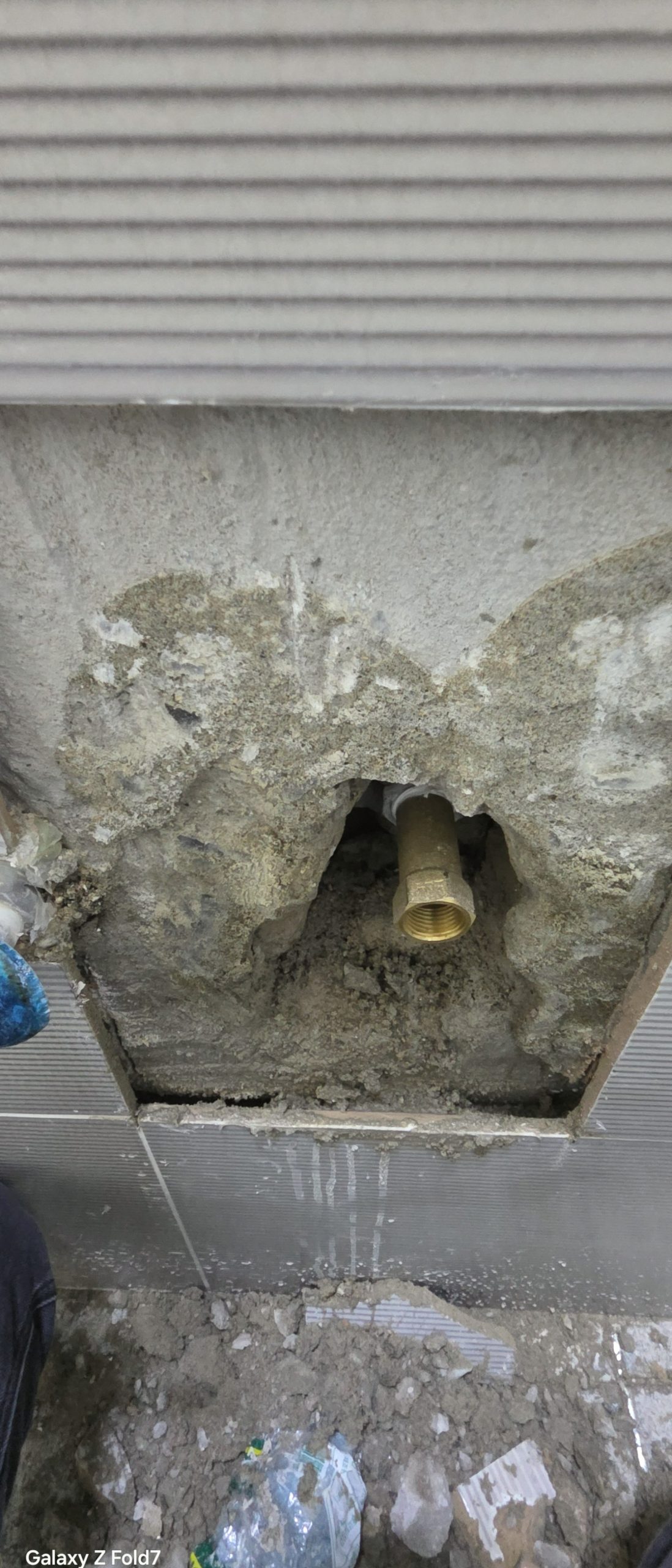 화장실 누수: 증상 자가진단부터 업체 선택까지 - 현장 사진 1