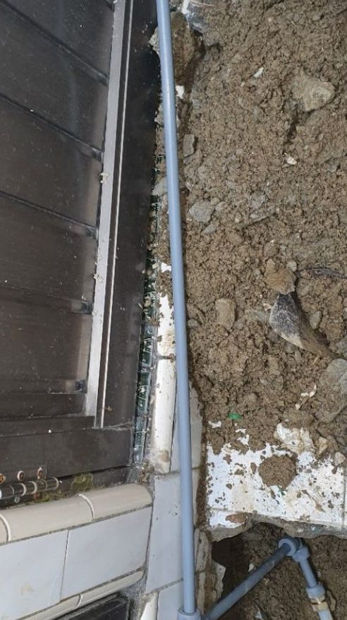 향남 누수 원인인 부식된 난방 배관 확인