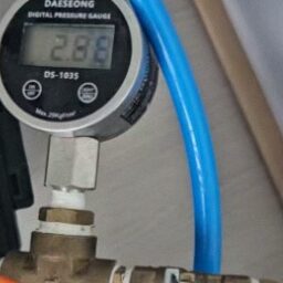 수리 완료 후 공기압 재검사 및 바닥 복구